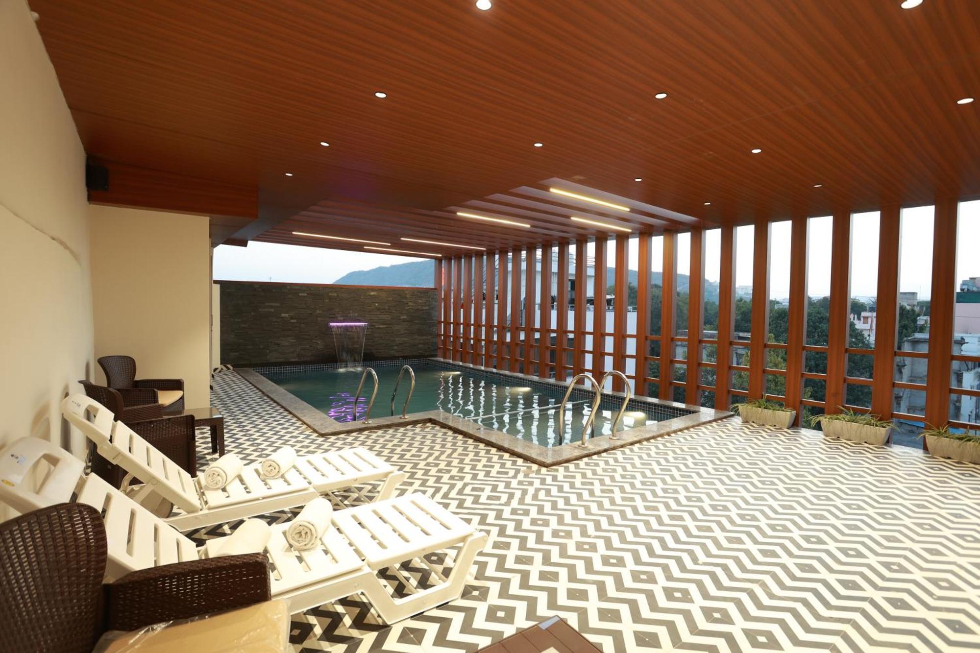 Hotel Taviral Regency Udaipur Exterior foto